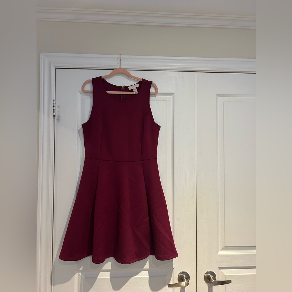 Original Forever 21 Women’s Burgundy Dress with zip up back closure (Size XL)